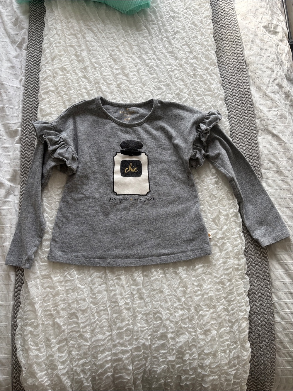 kate spade Gray Ruffle-Sleeve 'Chic' Perfume Graphic Top